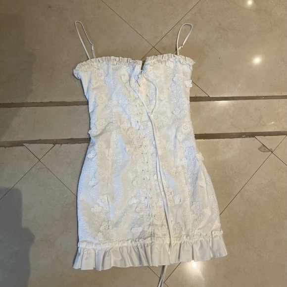 House of CB MARLENE White Cotton Broderie Anglais Mini Dress - Picture 3 of 4